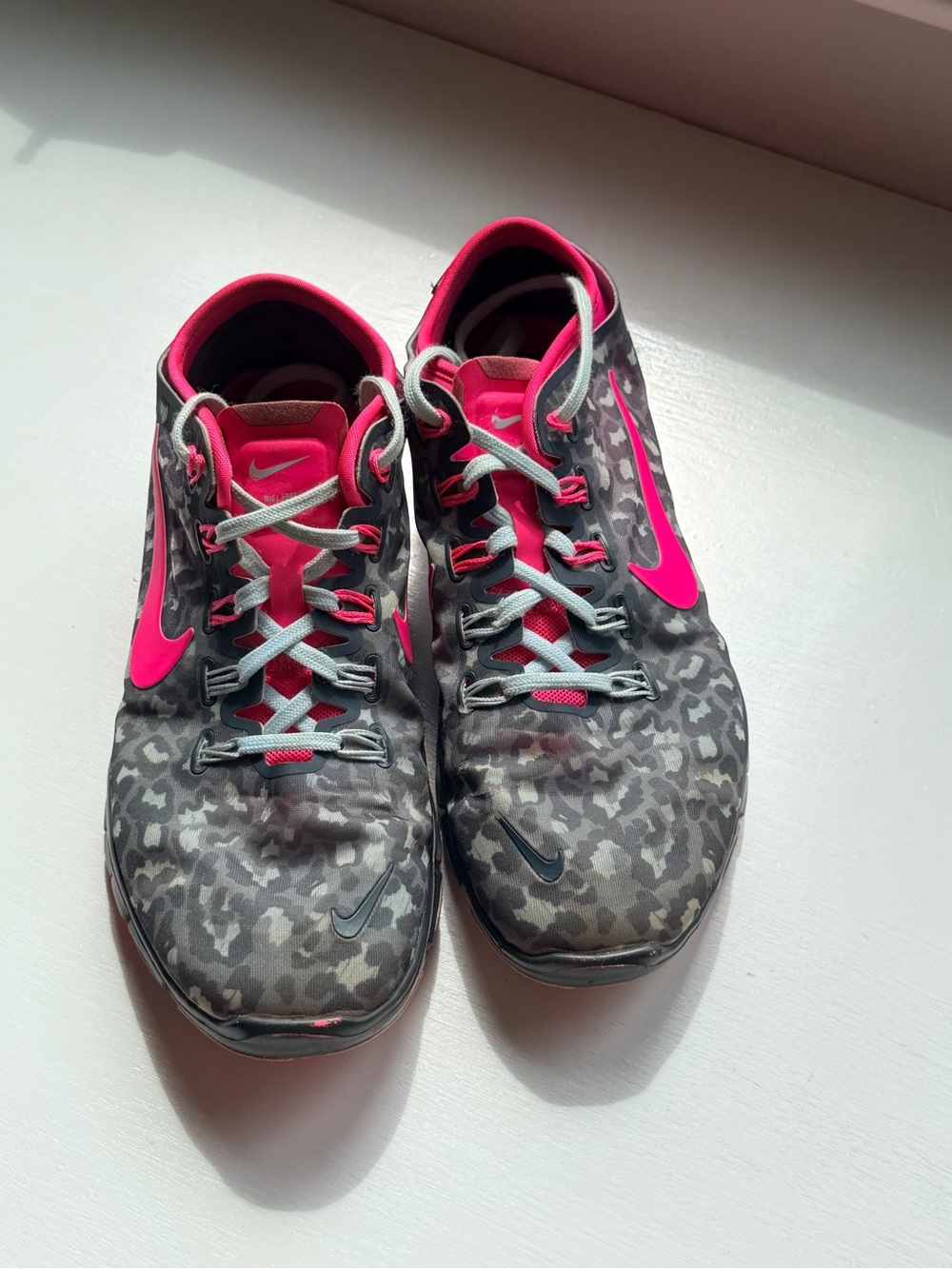 Nike Women’s Gray Leopard Print Running Shoes